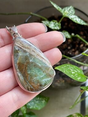 925 Sterling Silver Green Prase Opal Necklace Pendant w chain crystal gemstone